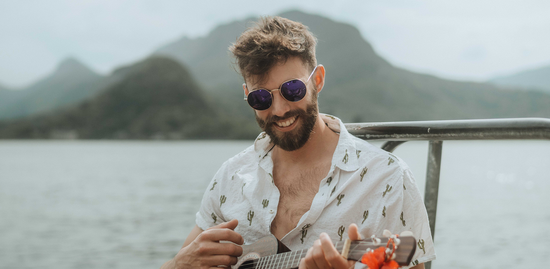 Quelle couleur de verre choisir pour ses lunettes de soleil : gris, marron, vert…